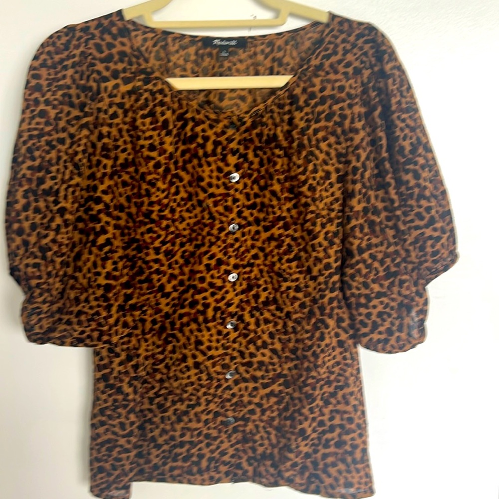Chic Leopard Print Top